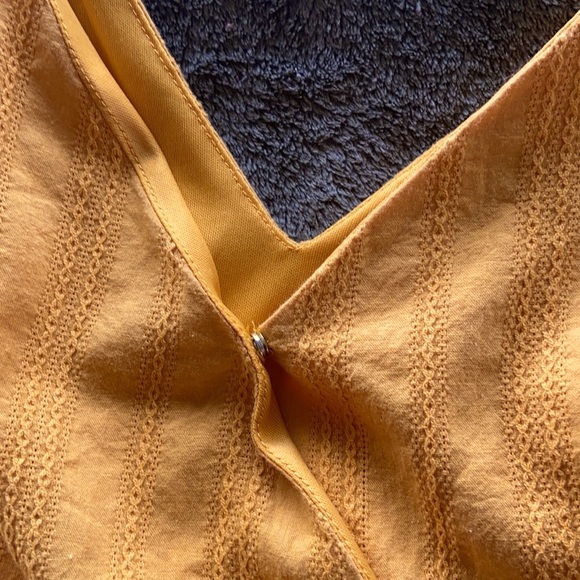 J for Justify Skort Romper Golden Amber V-Neck Lined Size Medium - Picture 5 of 11